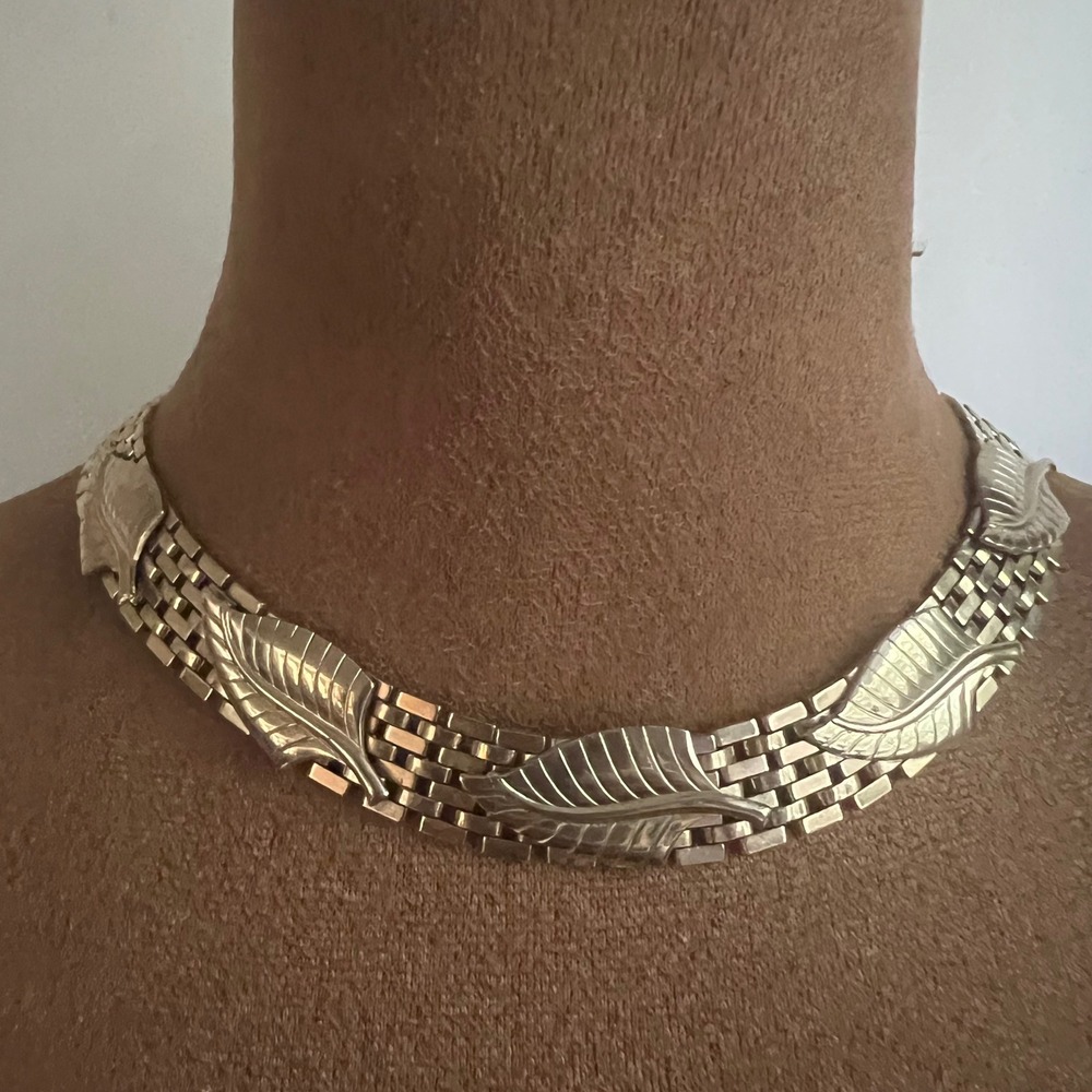 Vintage Gold Tone Leaf Brick Link Choker Necklace 16 Inch Cottagecore